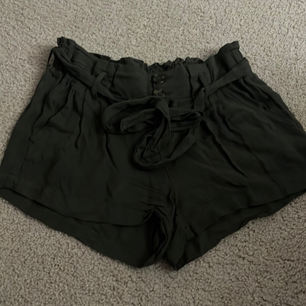 Dark green tie shorts with buttons, brand rewash, size S